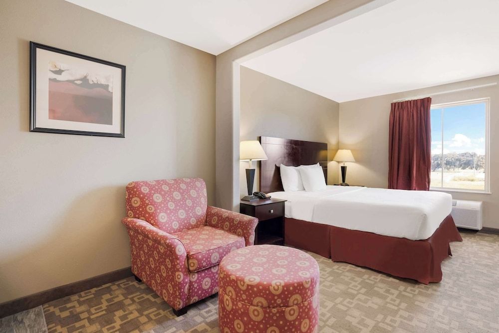 Suite, 1 King Bed with Sofa bed, Accessible, Non Smoking