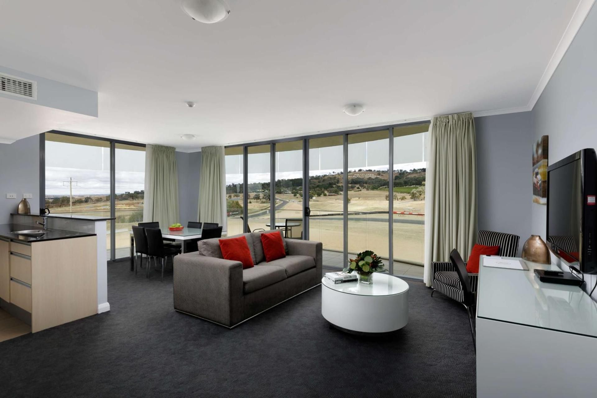 Rydges Mount Panorama Bathurst Three-Bedroom Apartment - Stair Access 2