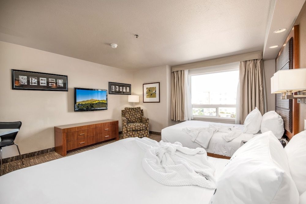 Home Inn & Suites Regina East Standard Room 5