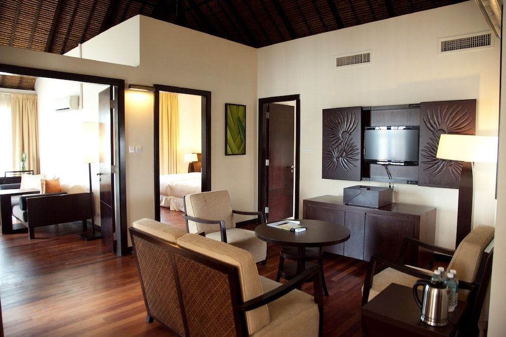 Golden Palm Tree Sepang Two Bedrooms Villa 5