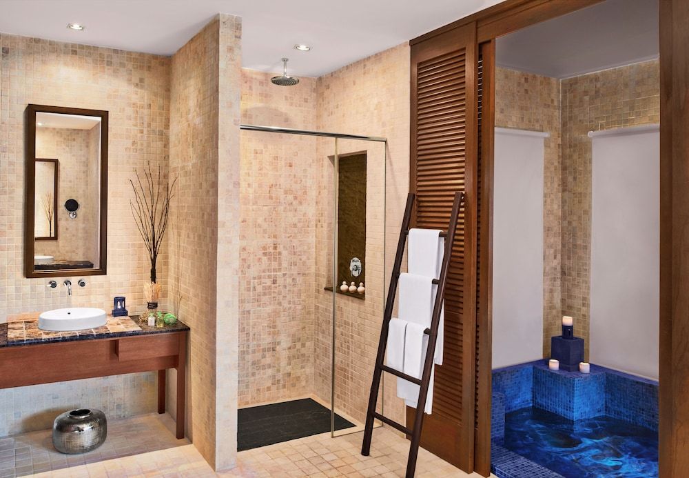 Golden Palm Tree Sepang Three Bedrooms Villa 4