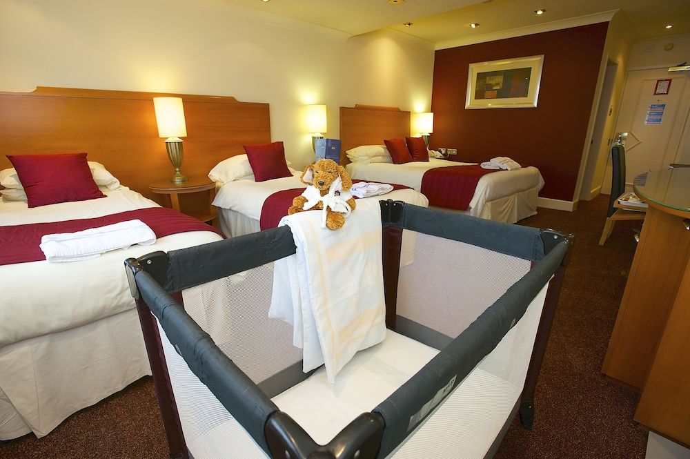 Best Western Frodsham Forest Hills Hotel Family Room, Multiple Beds, Non Smoking (with Sofabed) 2