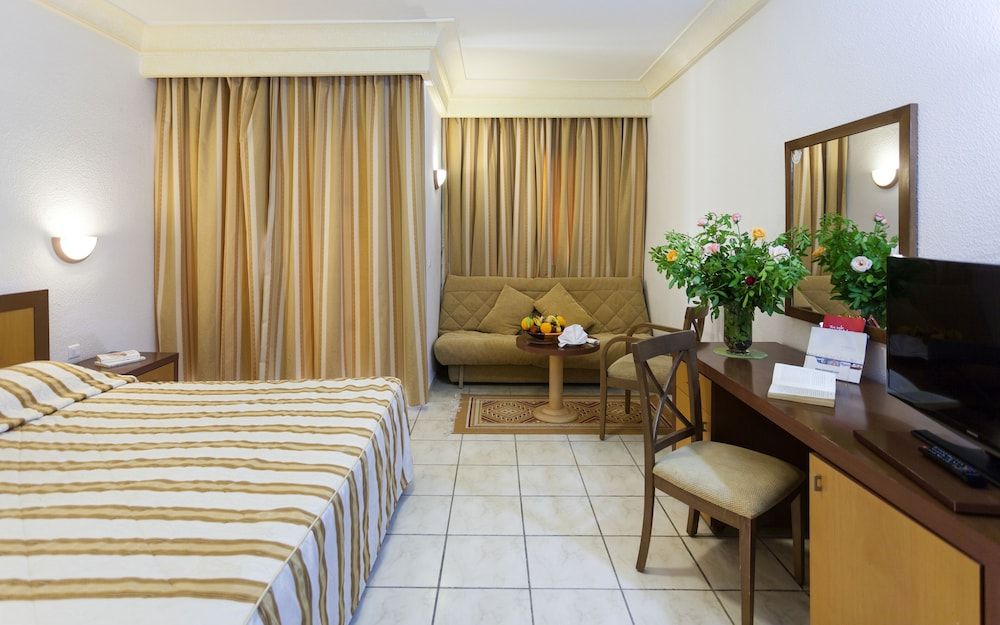 El Mouradi Tozeur Chambre Quadruple (3 Adultes+ 1 Enfant)