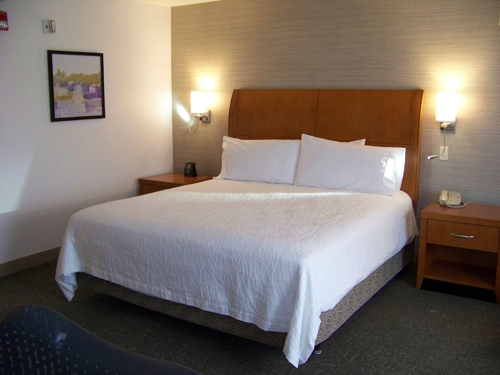 One King Bed, Accessible