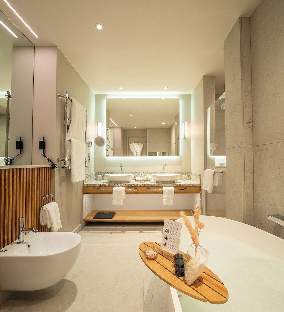 Executive Suite (Junior)