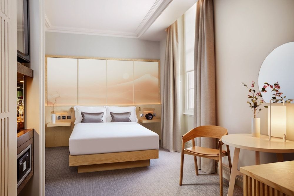 The Prince Akatoki London Superior Room 3