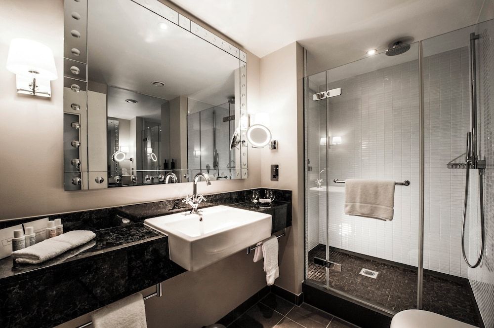 The Prince Akatoki London Superior Room 5