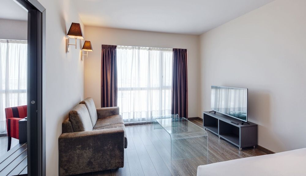 Sercotel Plaza Feria Junior Twin Room