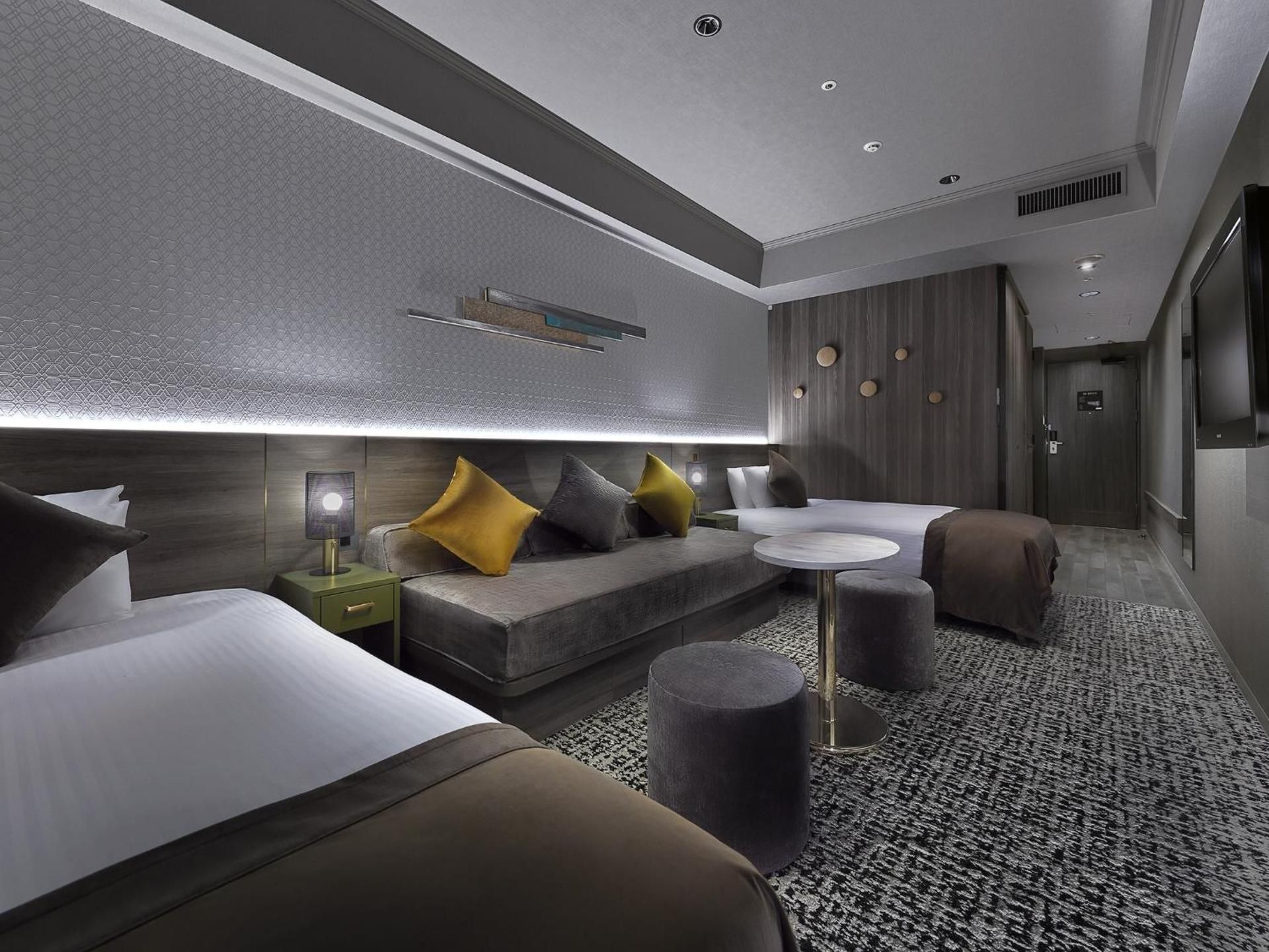 Twin Room for 3 People with Separate Bath