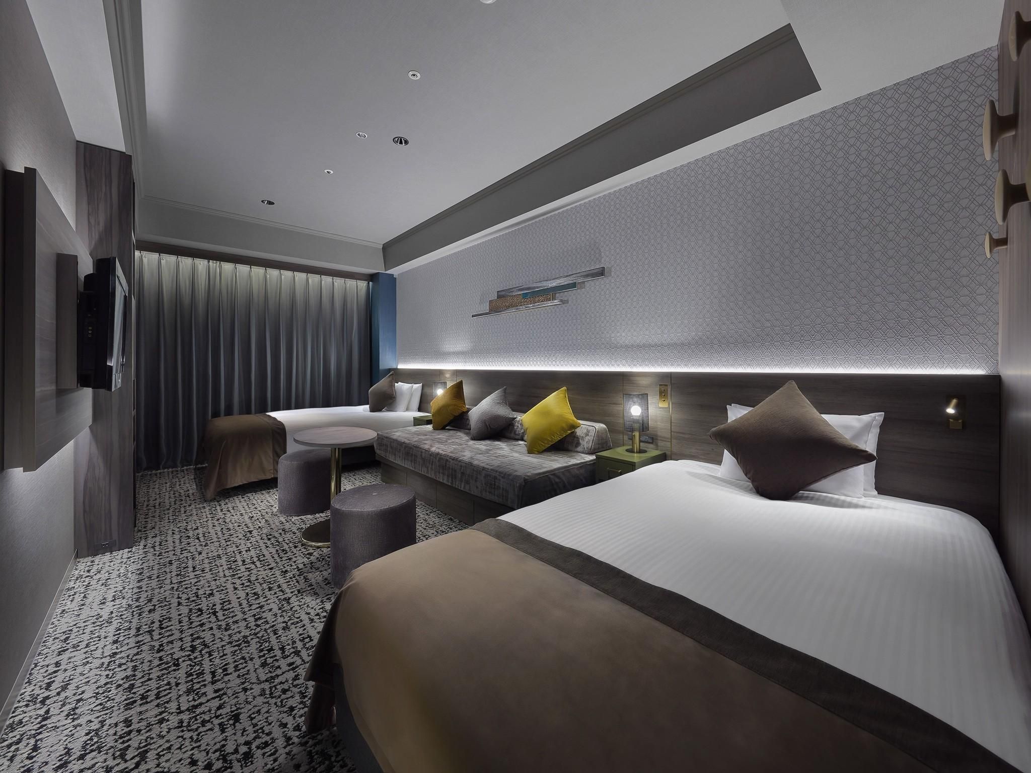 Twin Room for 3 People with Separate Bath