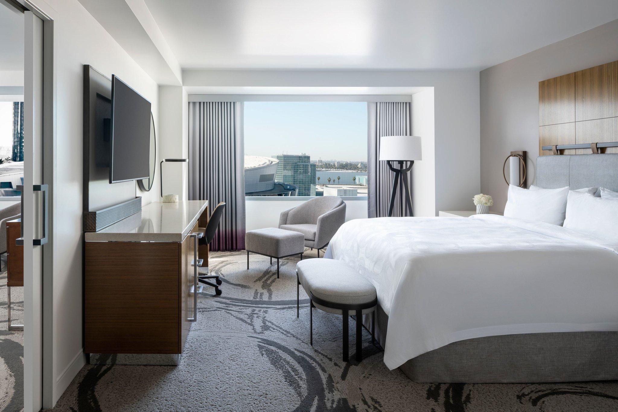 Griffin Suite, 1 Bedroom Suite, 1 King, Sofa bed