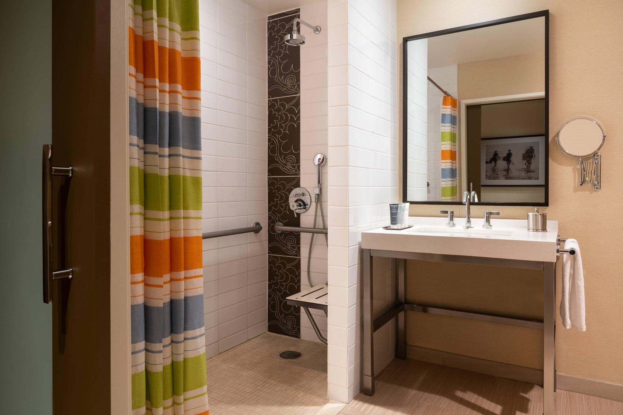 Griffin Suite, 1 Bedroom Suite, 1 King, Sofa bed