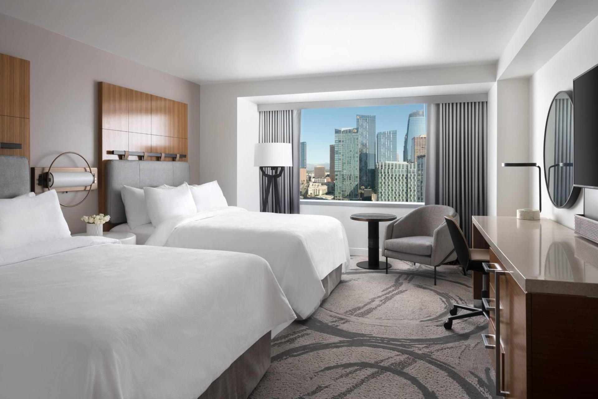 Deluxe Queen Room with Two Queen Beds, City View and Adapted Tub - Mobility Accessible