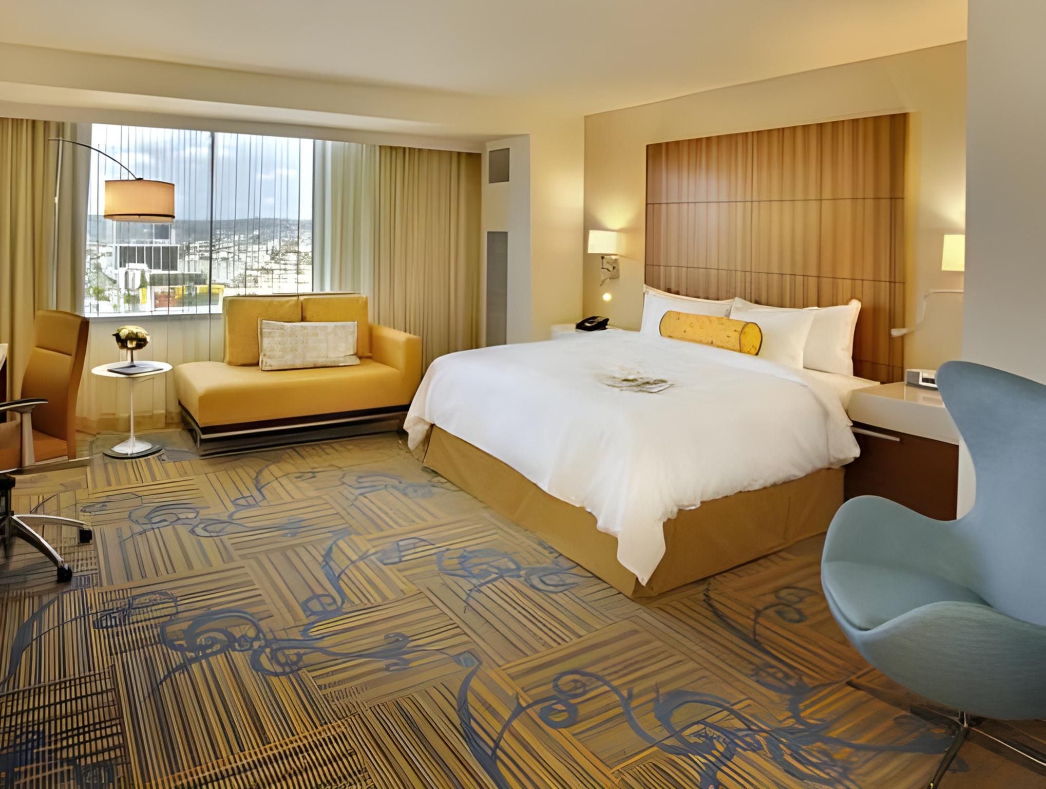 Executive, Larger Guest room, 1 King
