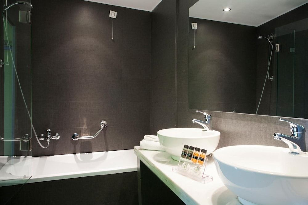 Athens Center Square Hotel Economy Room 3