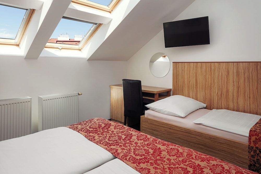 undefined Hotel Superior Prague 10