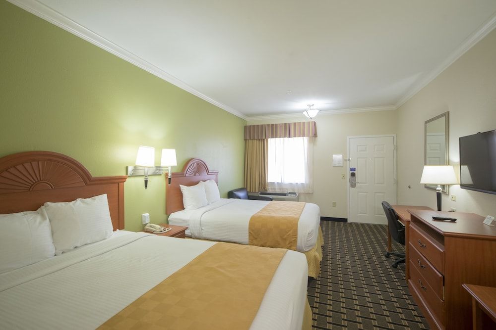 Deluxe Room, 2 Queen Beds, Accessible, Non Smoking