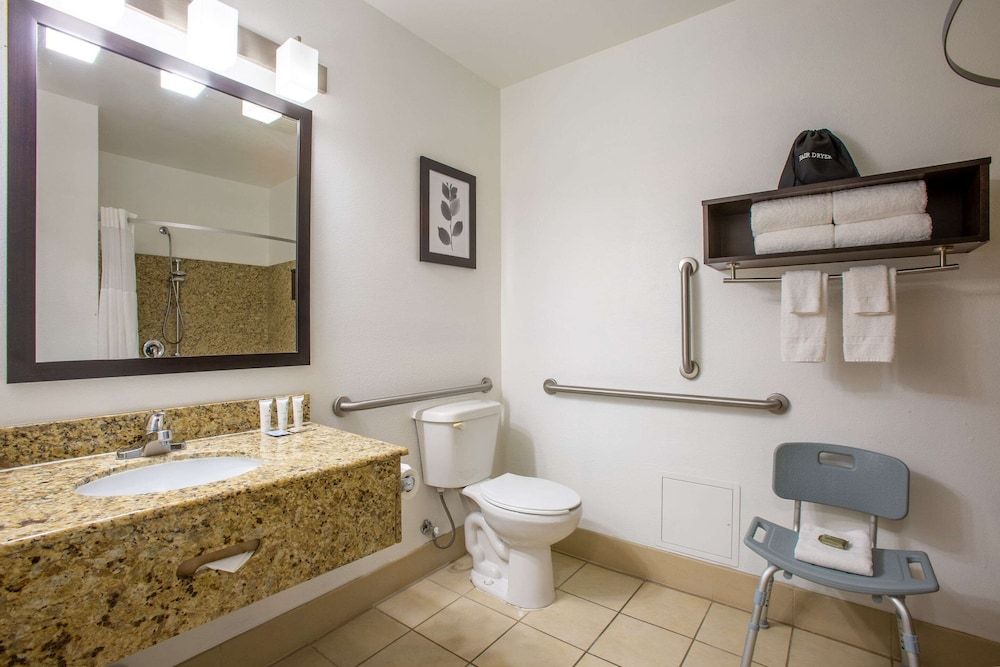 Country Inn & Suites by Radisson, Tucson City Center, AZ Room, 2 Queen Beds, Non Smoking 6