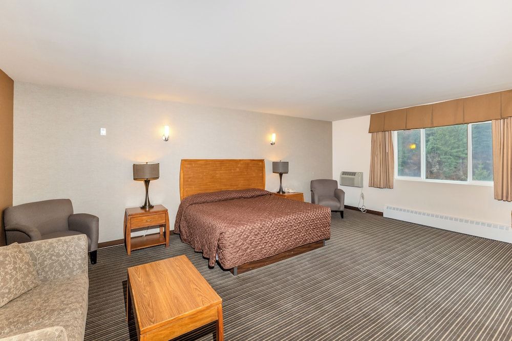 Breeze Inn Deluxe Jacuzzi 7