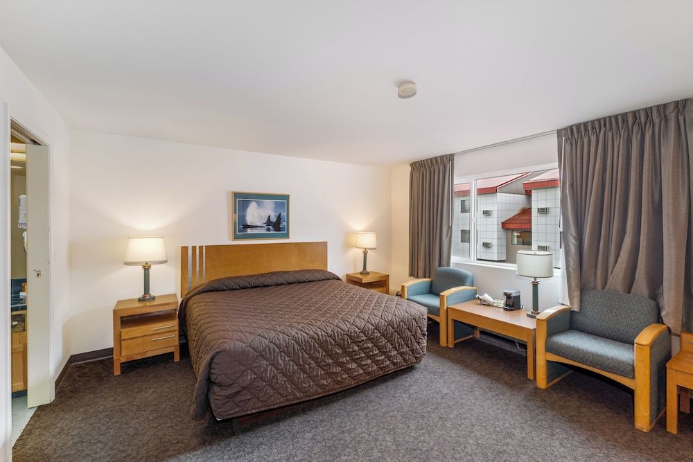 Breeze Inn Annex Jacuzzi 3