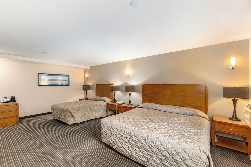 Breeze Inn Deluxe Jacuzzi 4