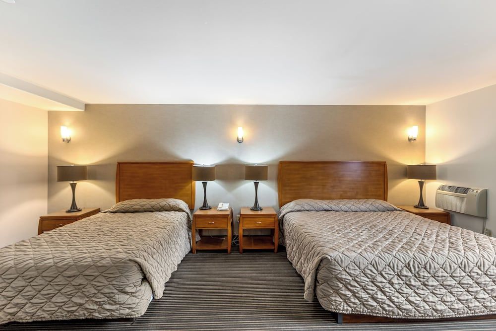 Breeze Inn Deluxe Jacuzzi 11