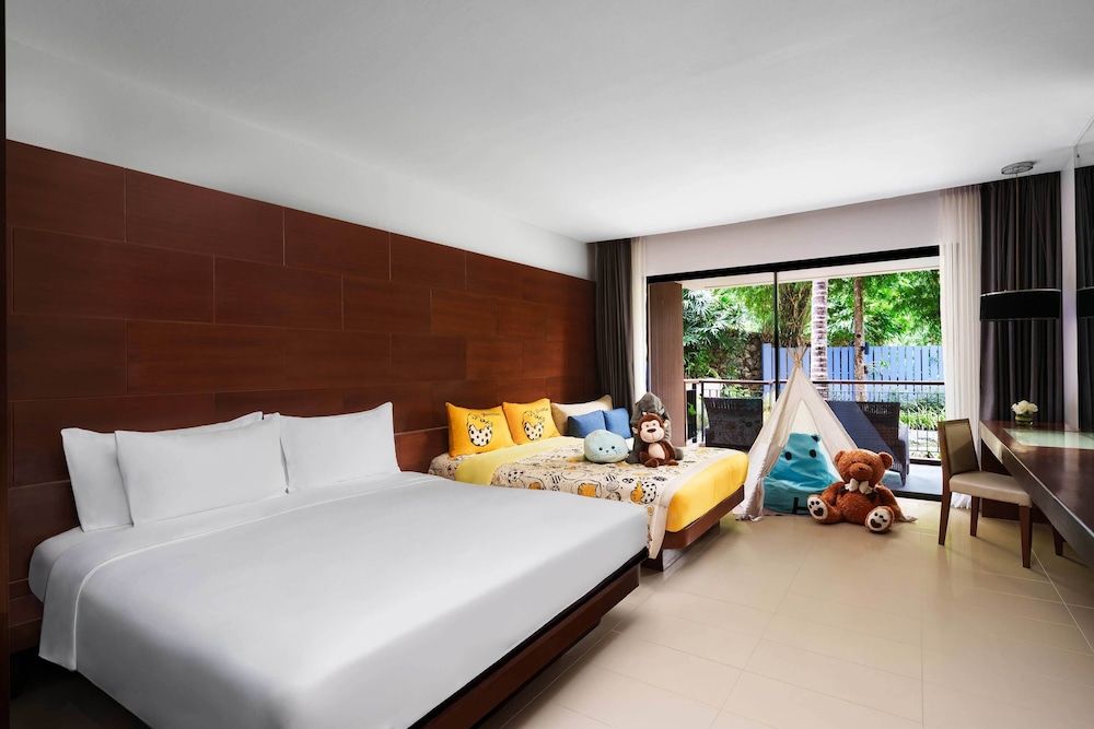 Novotel Phuket Kata Avista Resort And Spa Family Room, Multiple Beds, Balcony, Garden View 2