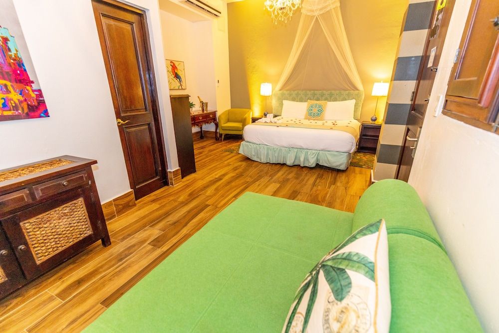 Junior Suite, 1 King Bed