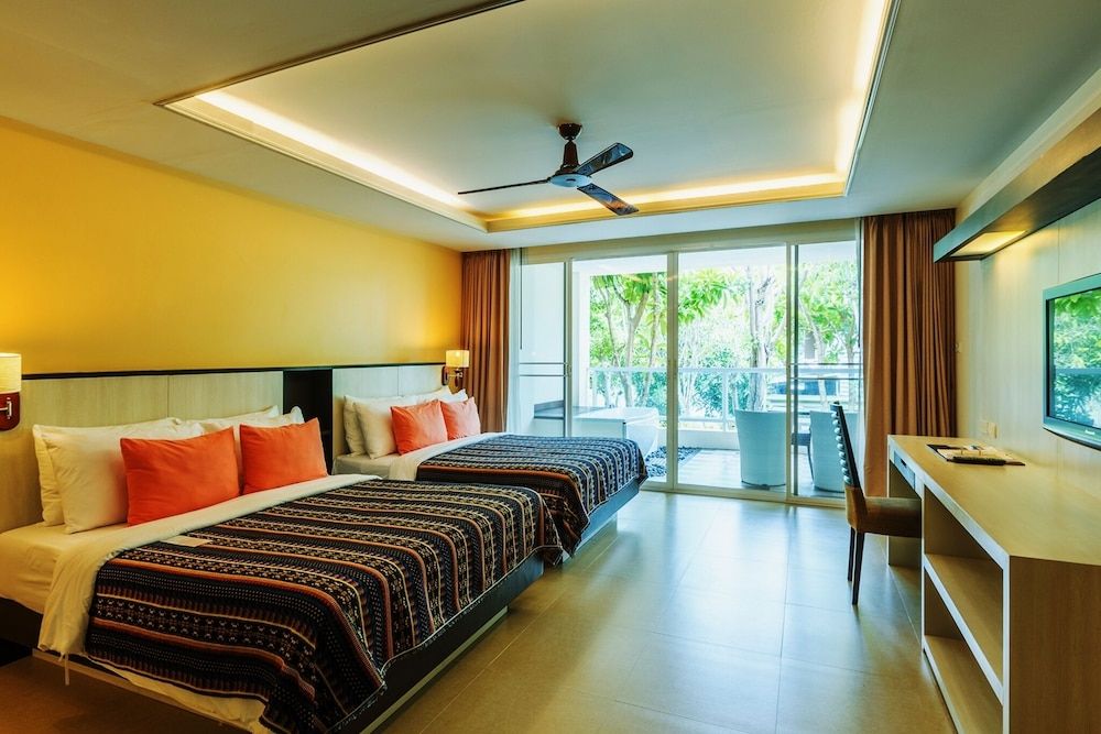 Deluxe Family Room