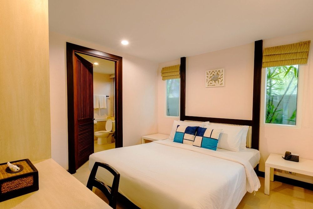 2 Bedrooms Beach Front Pool Villa