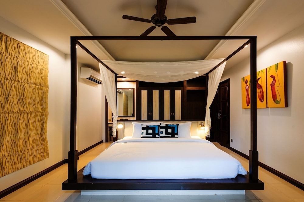 One Bedroom Jacuzzi Villa