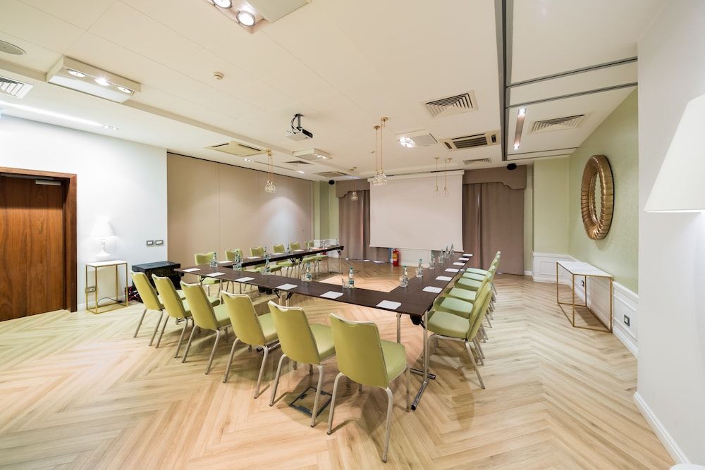 undefined Capital Plaza Hotel 8