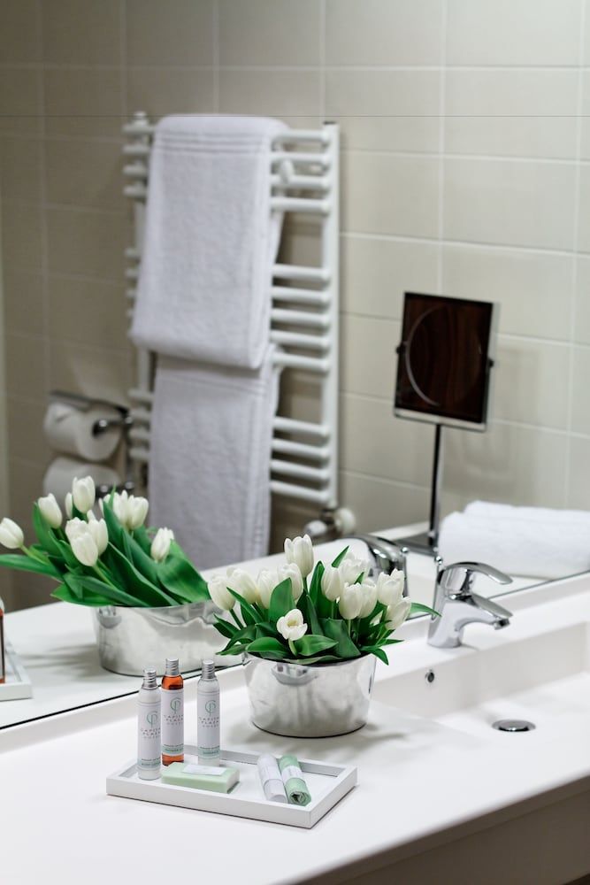 undefined Capital Plaza Hotel 6