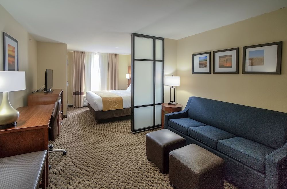 Suite, 1 King Bed, Non Smoking