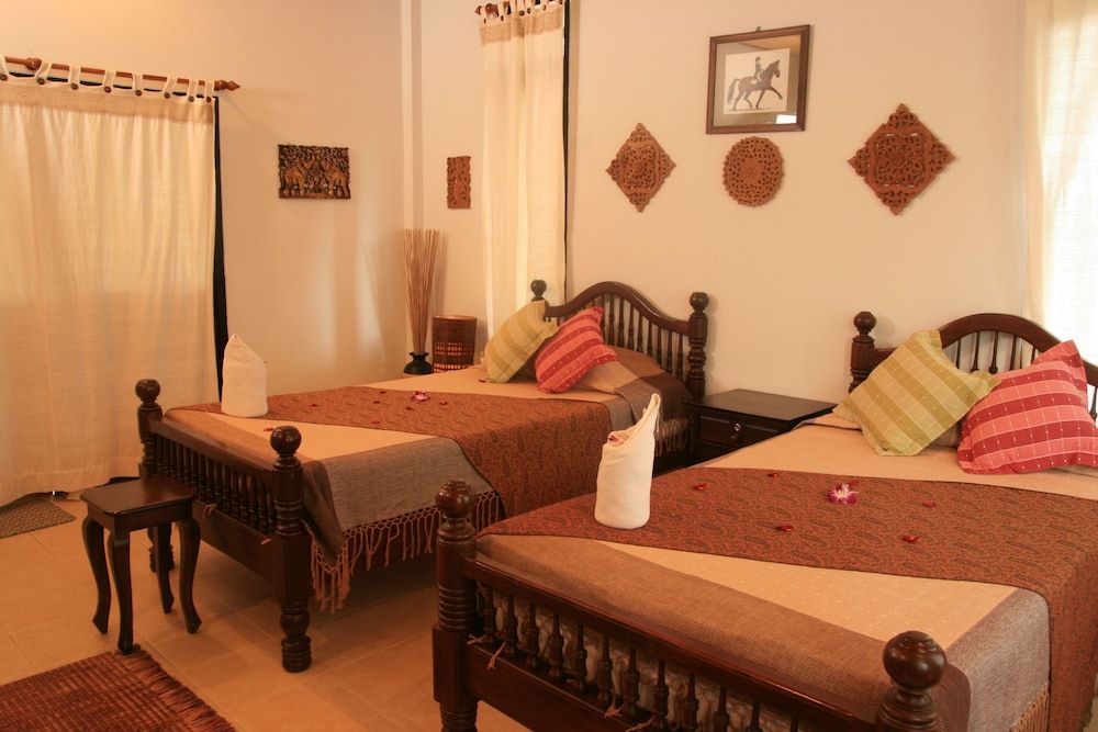 Varinda Garden Resort Deluxe Room 3