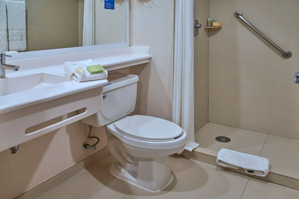 City Express by Marriott Zacatecas Room, 2 Double Beds, Non Smoking 5