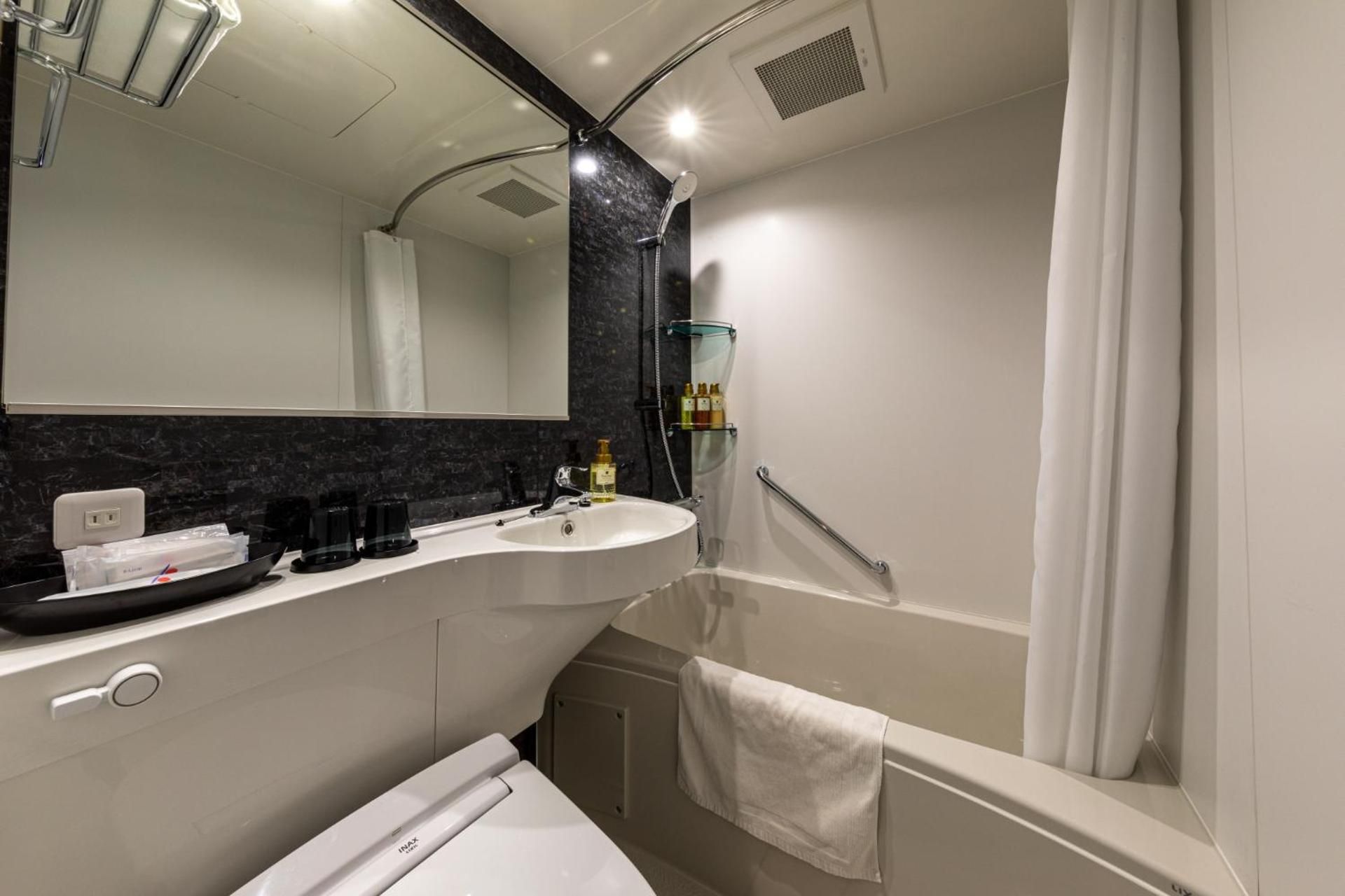 Kobe Plaza Hotel Comfort Twin Room - Non-Smoking 3