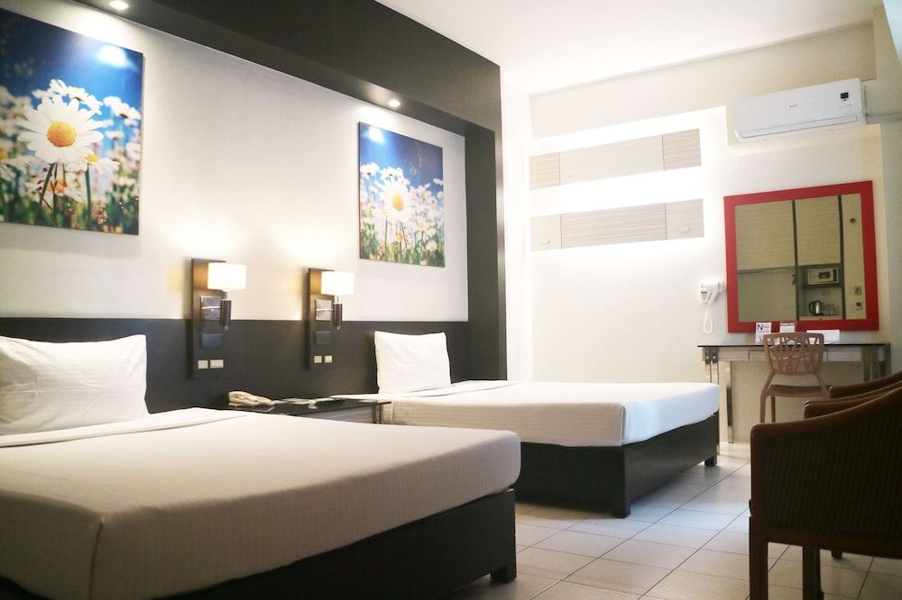 Executive Hotel Regular Room (2 Beds) 3