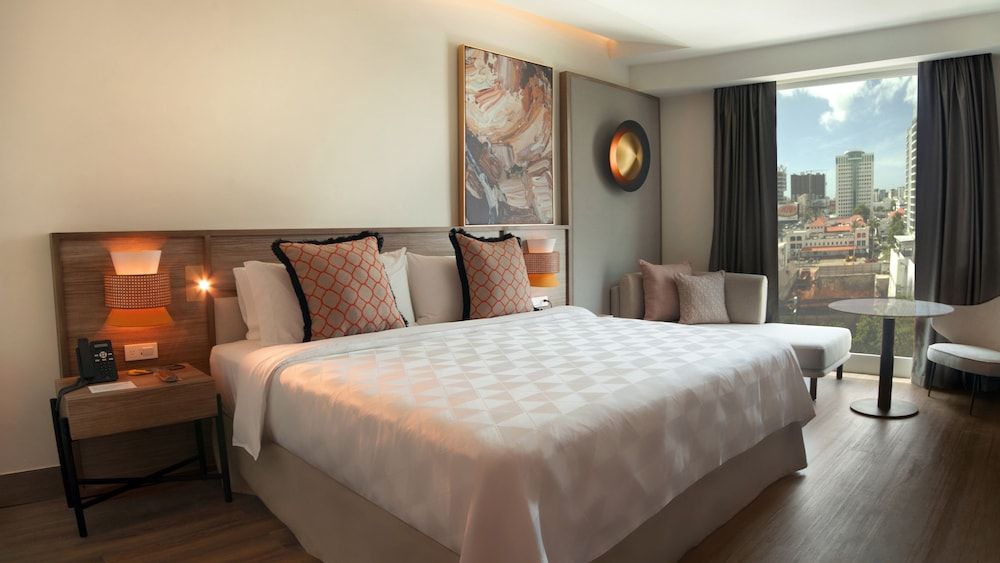 Standard Room, 1 King Bed, Club Lounge Access
