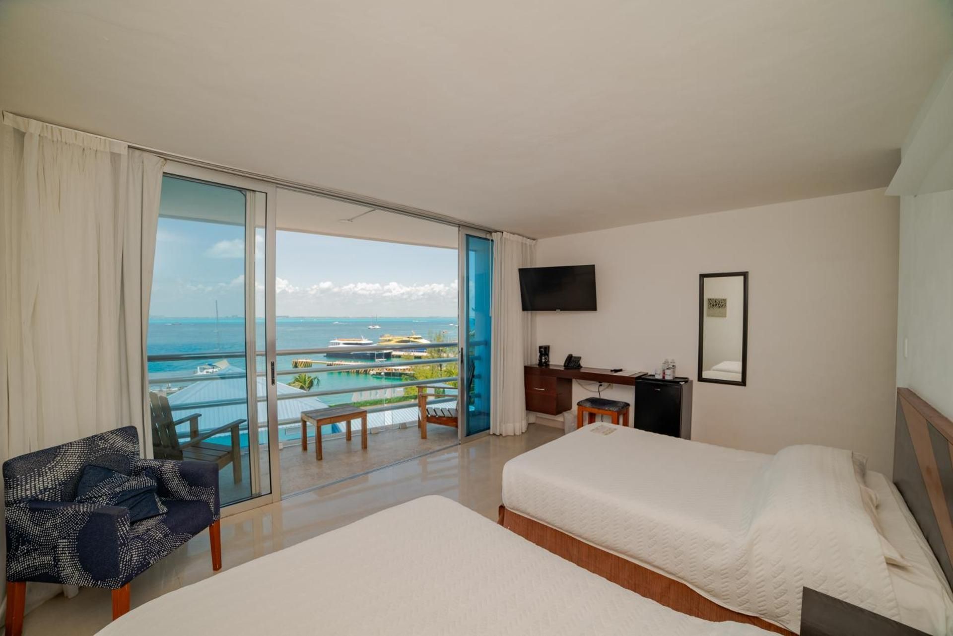Deluxe Bay view with Double beds