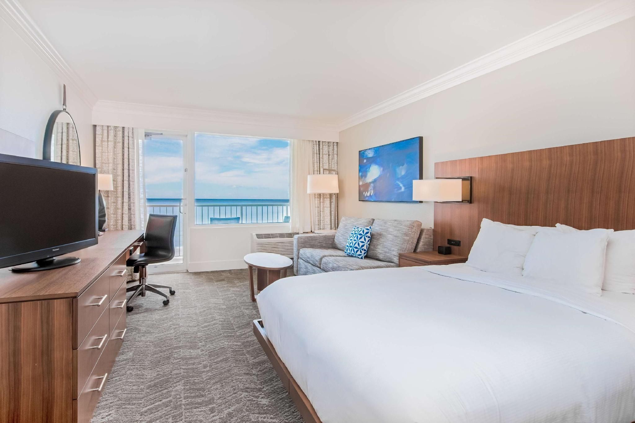 Deluxe, Queen and Sofa Bed, view