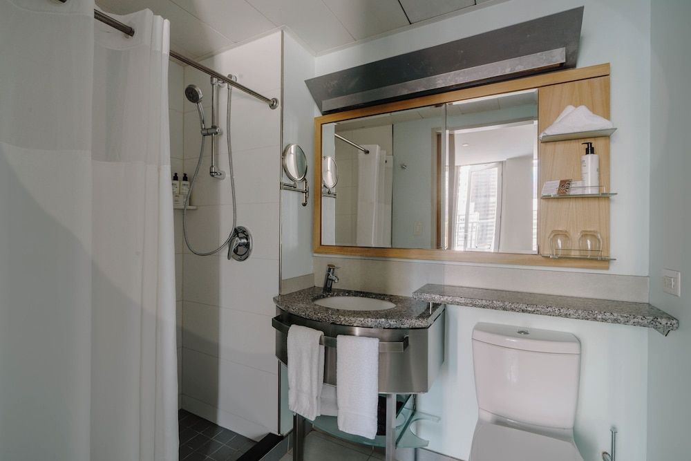 undefined Club Quarters Hotel, World Trade Center 6