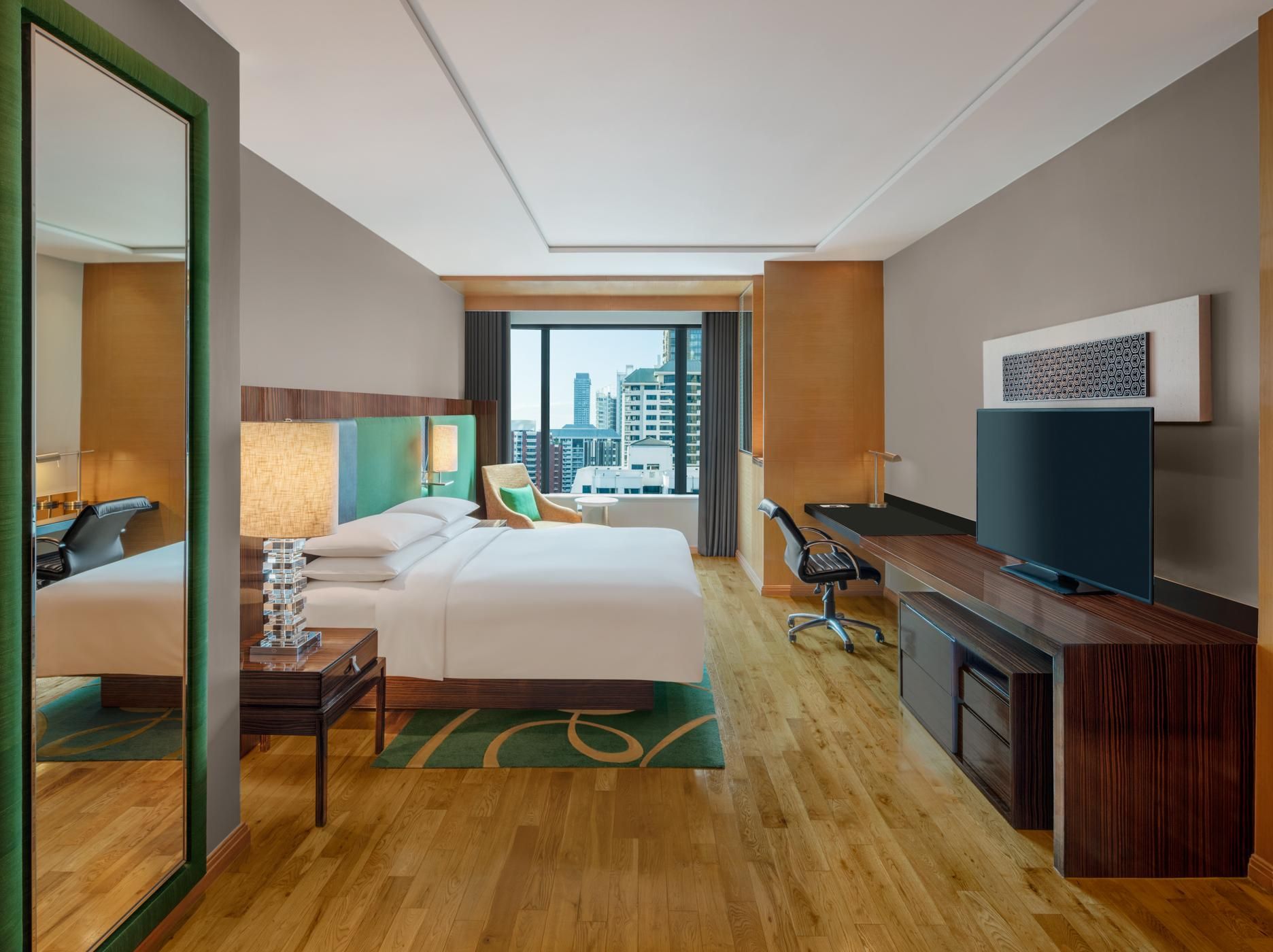 Renaissance Suite, Club Lounge Access, 1 Bedroom Larger Suite, 1 King, Corner Room