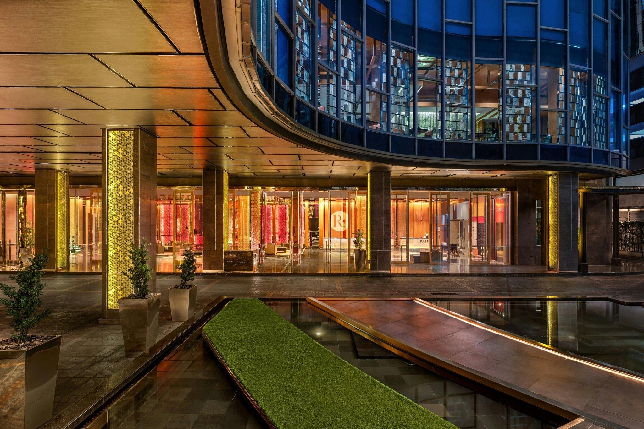 Renaissance Bangkok Ratchaprasong Hotel