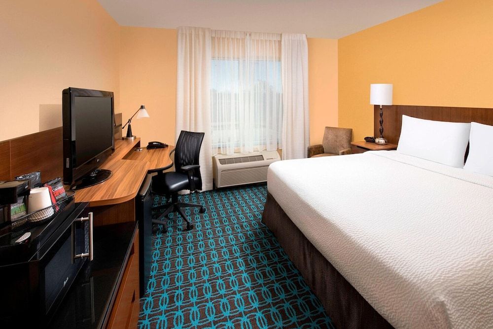 Room, 1 King Bed (Hearing Accessible)