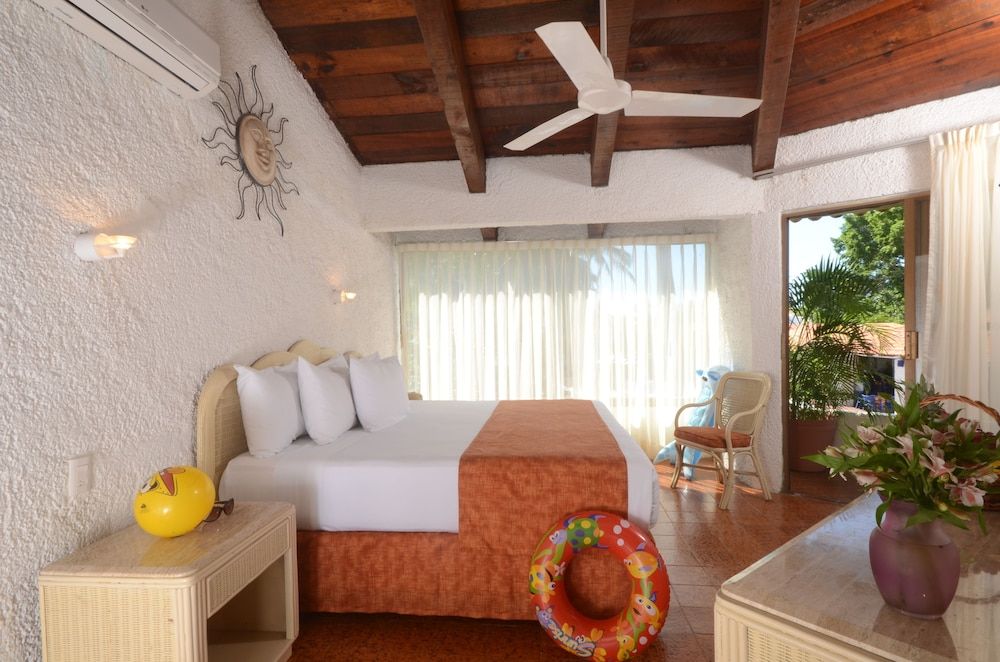 Cabo Blanco Hotel & Marina Standard Room, 1 Bedroom 2