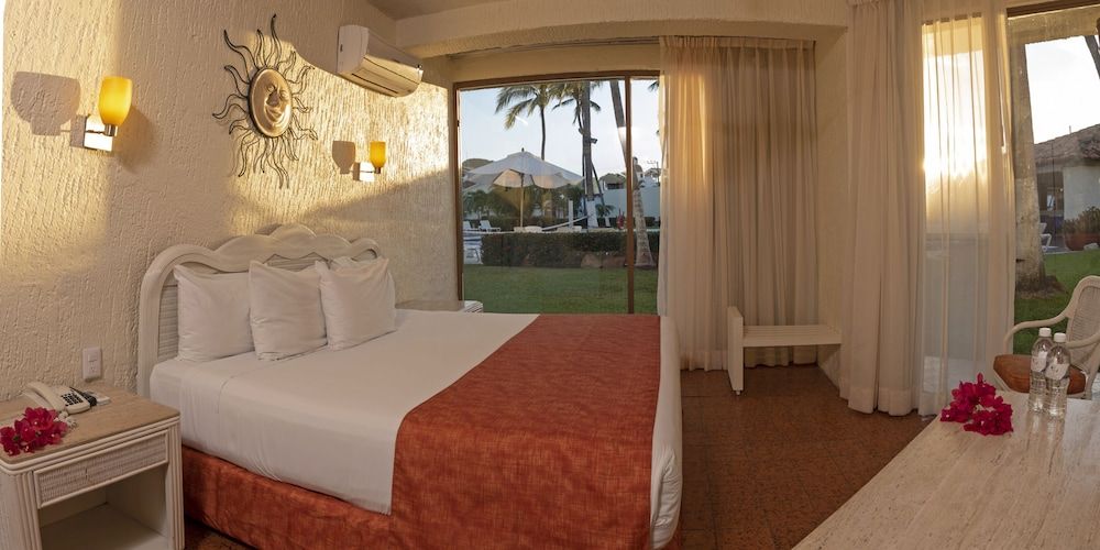 Cabo Blanco Hotel & Marina Standard Room, 1 Bedroom 3