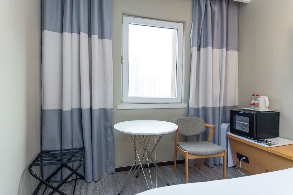 ibis Shanghai Lianyang Business Double Room 5