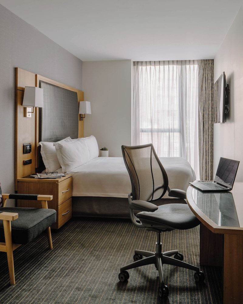 World Center Hotel Standard Room 10