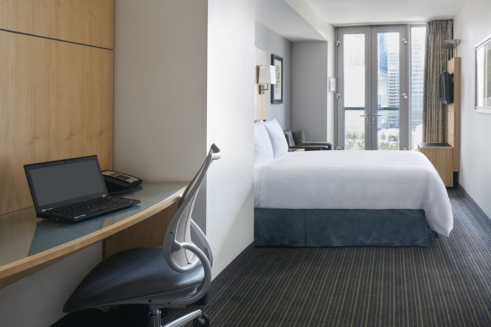 World Center Hotel Standard Room 25